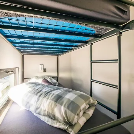 Beautiful Houseboat With Shared Pool * Volendam