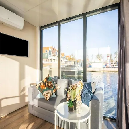 Beautiful Houseboat With Shared Pool Volendam