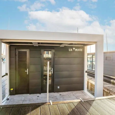 Beautiful Houseboat With Shared Pool * Volendam