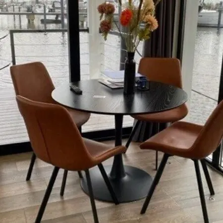 Beautiful Houseboat With Shared Pool Hotel na wodzie