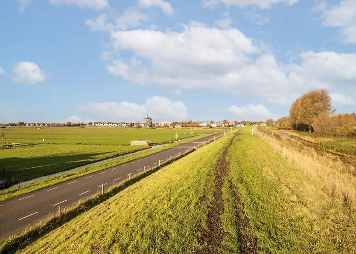 Beautiful Houseboat With Shared Pool Botel